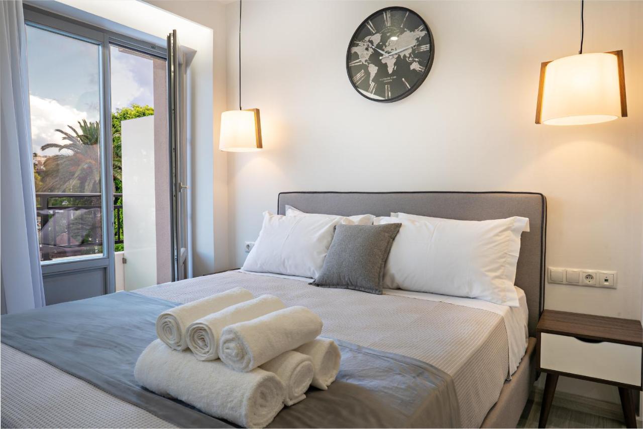 White&Gray Apartment ريثيمنو المظهر الخارجي الصورة